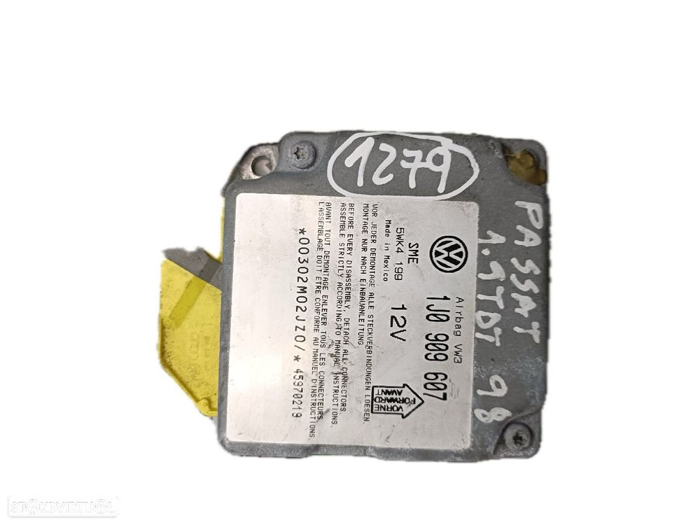 Centralina Airbags Volkswagen Passat Variant (3B5) - 1