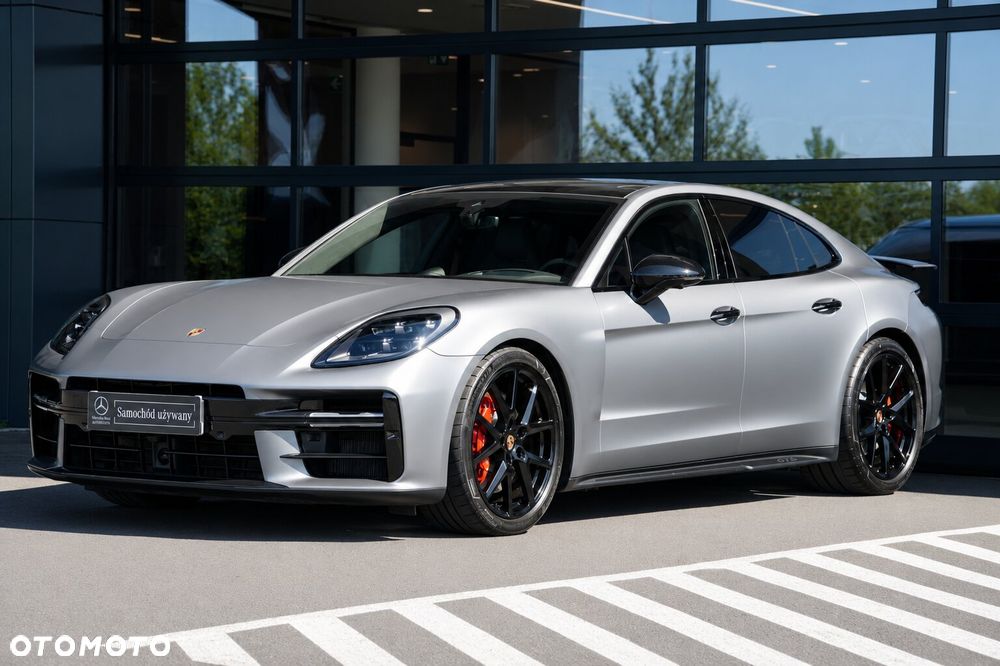 Porsche Panamera GTS - 4