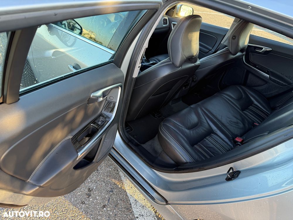 Volvo V60 D6 Plug-In-Hybrid AWD Geartronic Pure Limited - 8