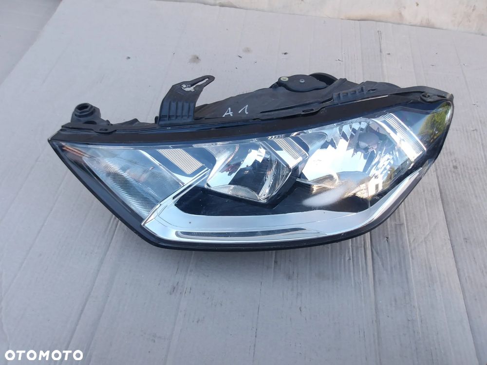 LAMPA LEWY PRZOD AUDI A1 II 82A941003 - 1