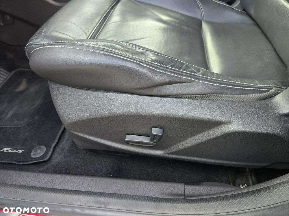 Ford Focus 2.0 EcoBoost ST mit Leder-Sport-Paket - 25