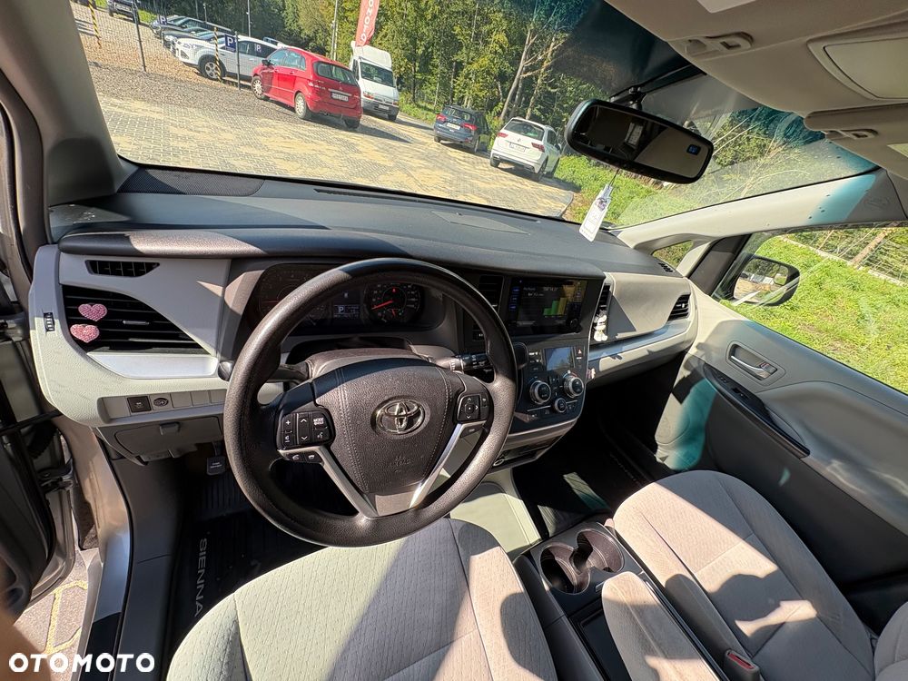 Toyota Sienna 3.5 V6 SE - 20