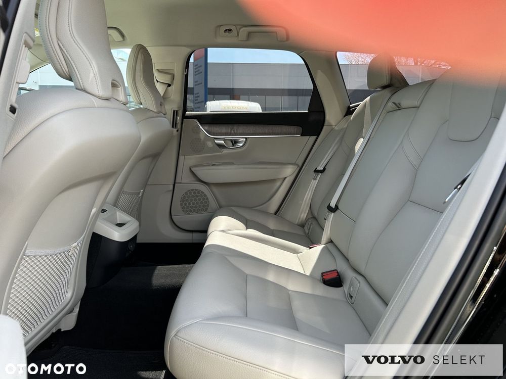 Volvo V90 Cross Country - 30