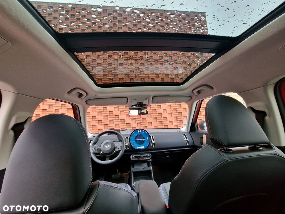 MINI Countryman SE ALL4 66.5kWh Linia Classic - 31