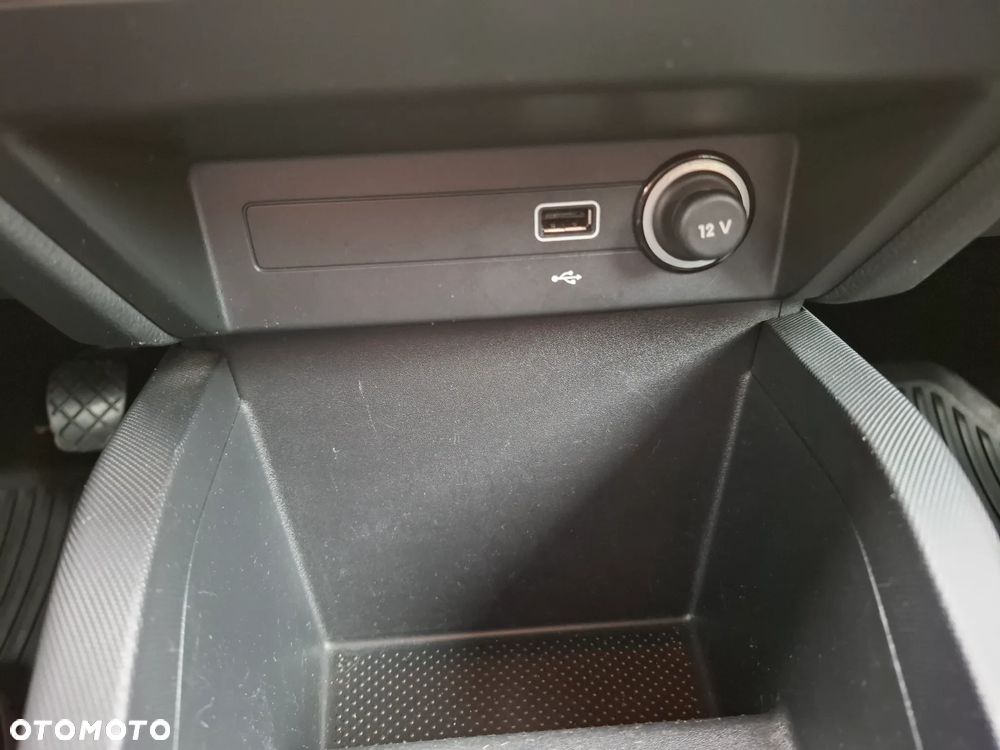 Skoda Fabia 1.0 Ambition - 37