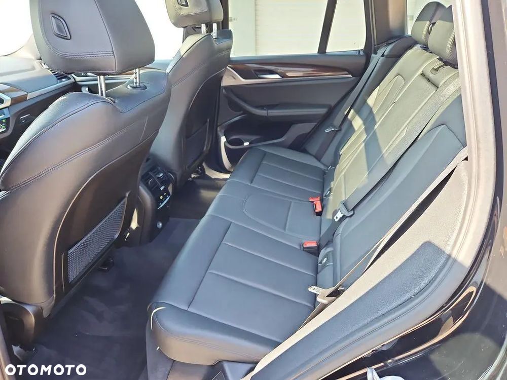 BMW X3 xDrive30i Luxury Line - 14
