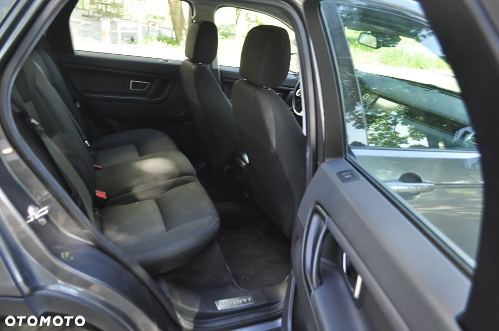 Land Rover Discovery Sport 2.0 D150 R-Dynamic S - 11