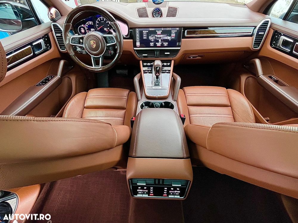 Porsche Cayenne - 14