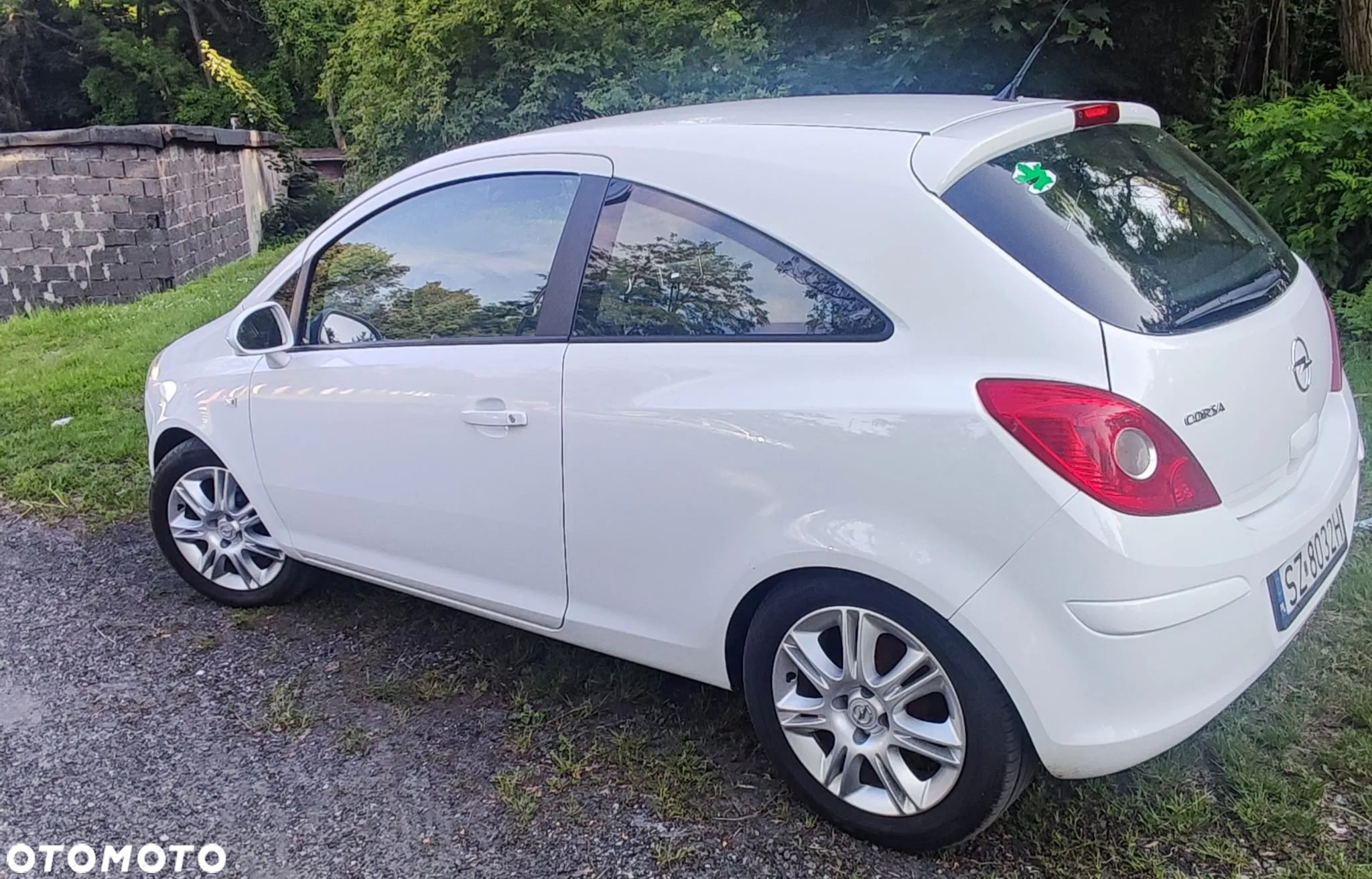Opel Corsa 1.2 16V Cosmo - 2