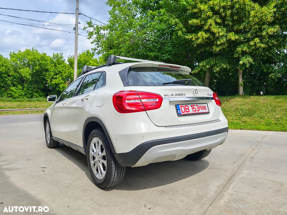 Mercedes-Benz GLA 200 (CDI) d 4Matic 7G-DCT Urban - 17