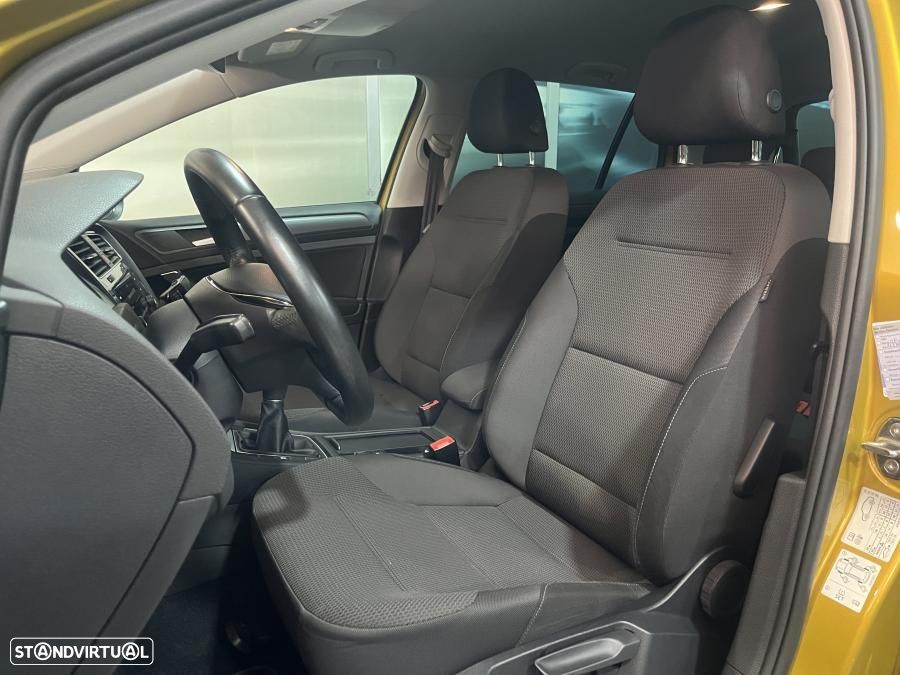 VW Golf 1.6 TDI Confortline - 12