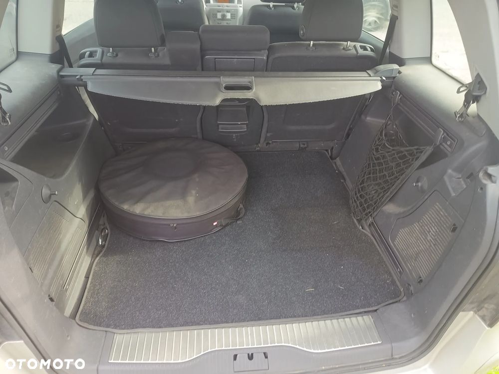 Opel Zafira - 9