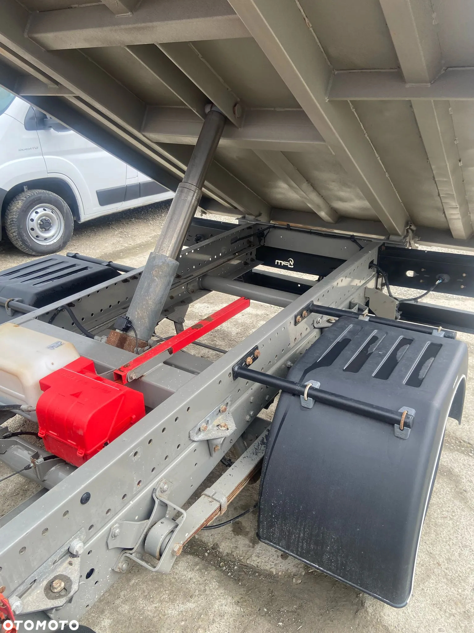 Iveco DAILY 35C13 WYWROTKA / KLIMATYZACJA / BLIŹNIACZE KOŁA / SPROWADZONA Z FRANCJI - 9