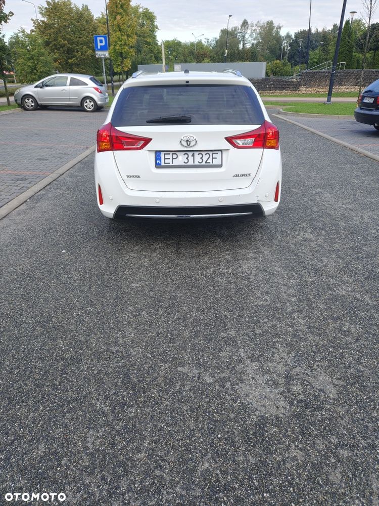Toyota Auris 2014 photo 3