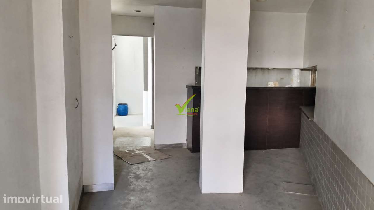 Arrenda Loja no Centro da Cidade Póvoa de Varzim - Grande imagem: 2/9