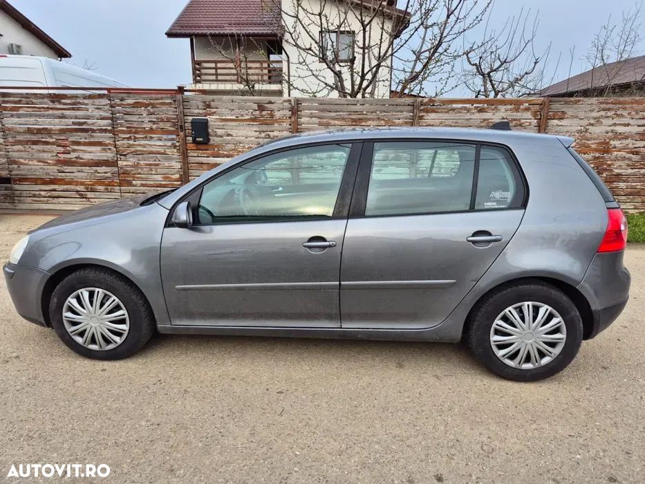 Volkswagen Golf - 1