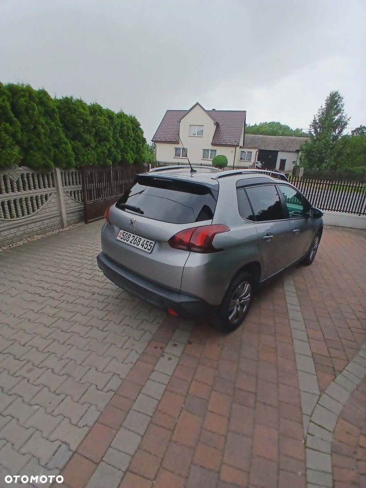 Peugeot 2008 1.5 BlueHDi Style - 4
