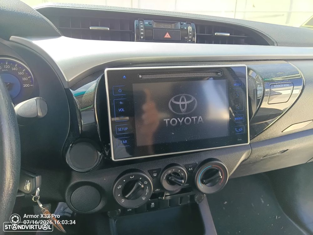 Toyota Hilux 2.4 D-4D 2WD CD Tracker - 19