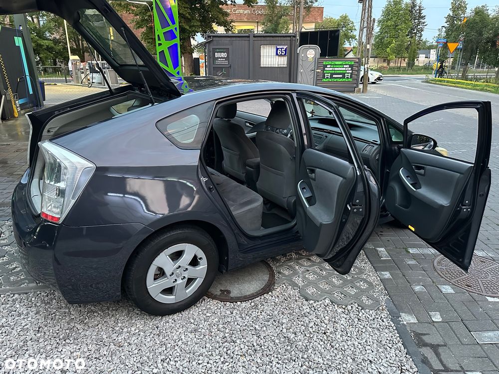 Toyota Prius+ ver--hybrid-sol - 27
