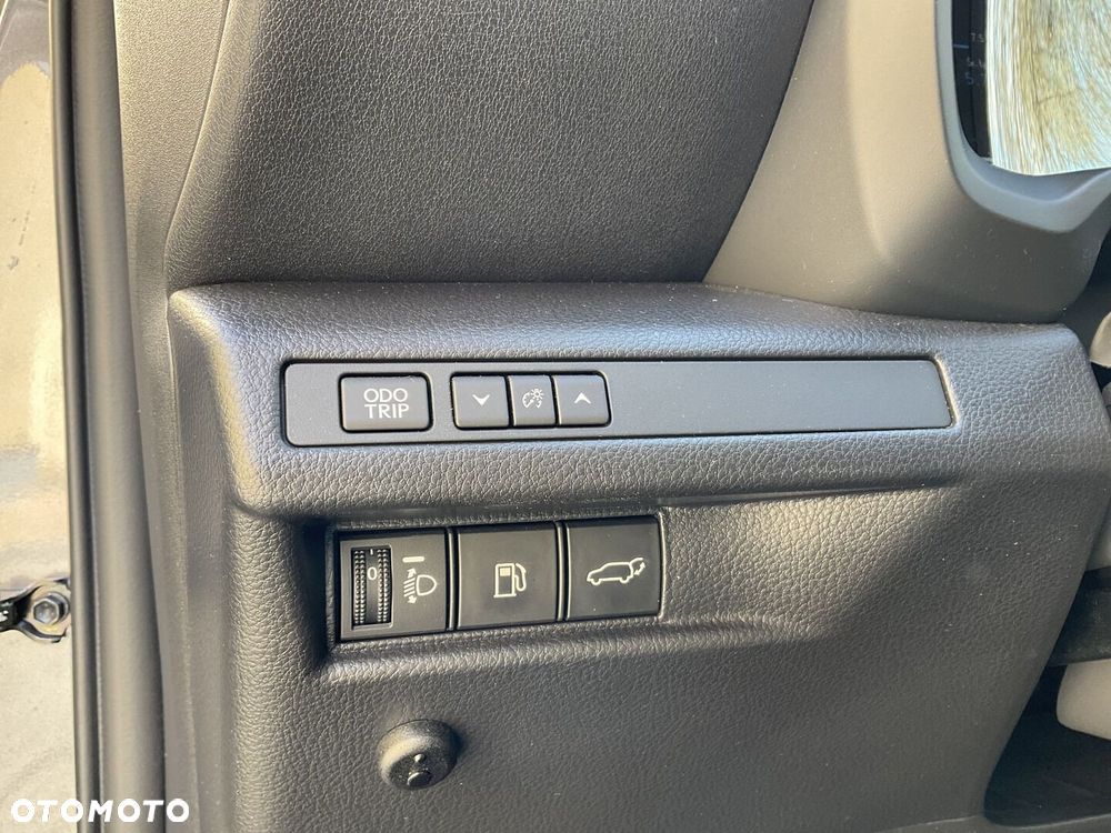 Lexus LBX 1.5 Hybrid Emotion - 22