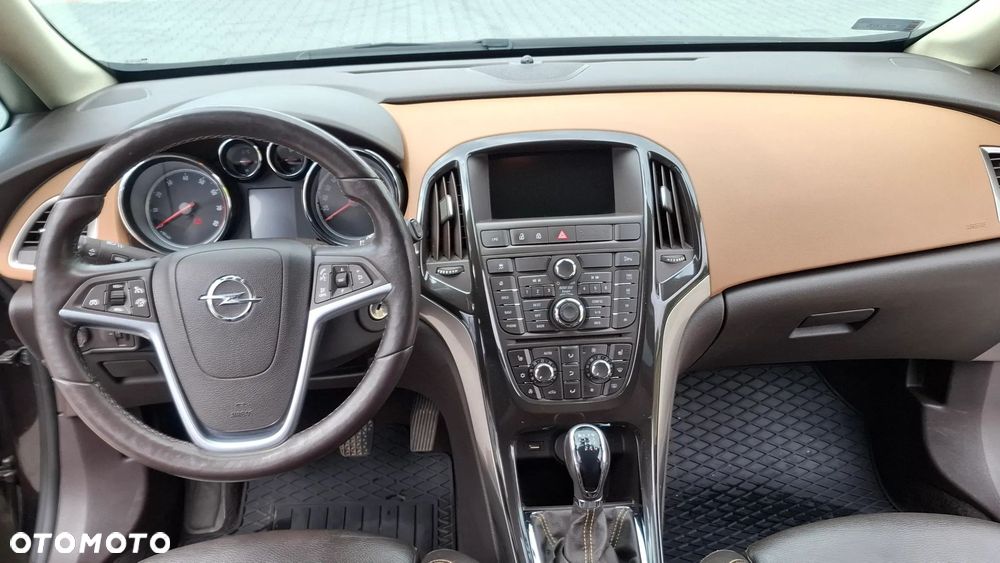 Opel Astra 1.4 Turbo Exklusiv - 13
