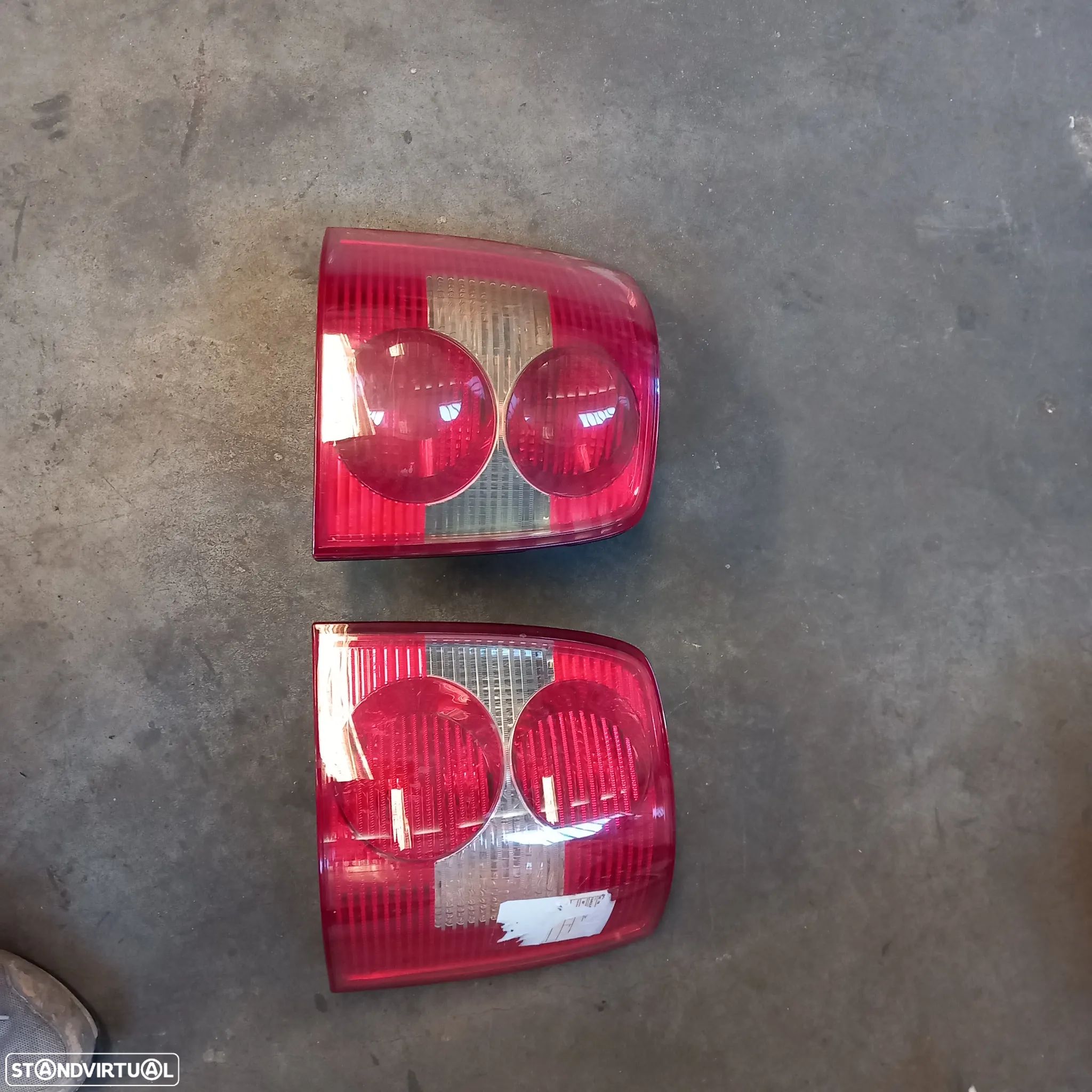 Farol traseiro lado condutor vw passat 2002 carrinha - 1
