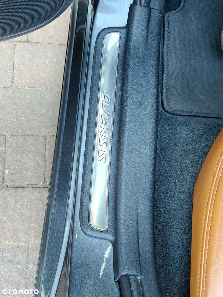 Toyota Avensis 2.0 D-4D Sol plus+NAVI - 15