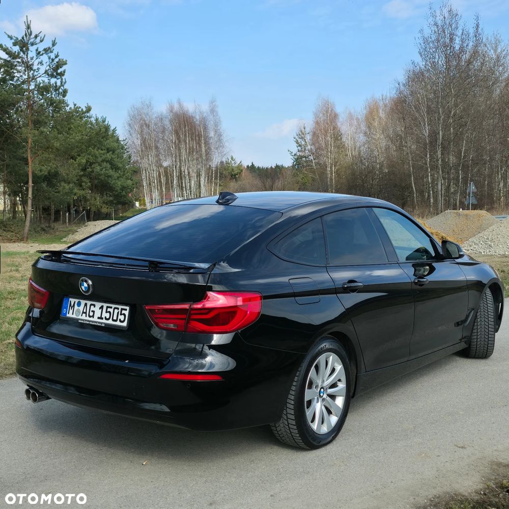 BMW 3GT 320d Sport-Aut Luxury Line - 2