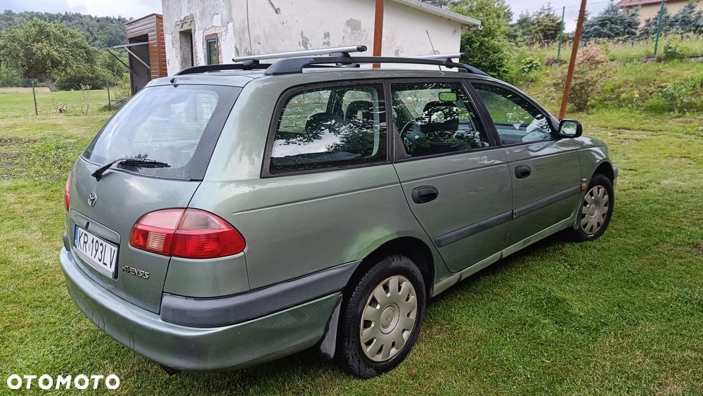 Toyota Avensis 1.6 VVT-i Terra - 4