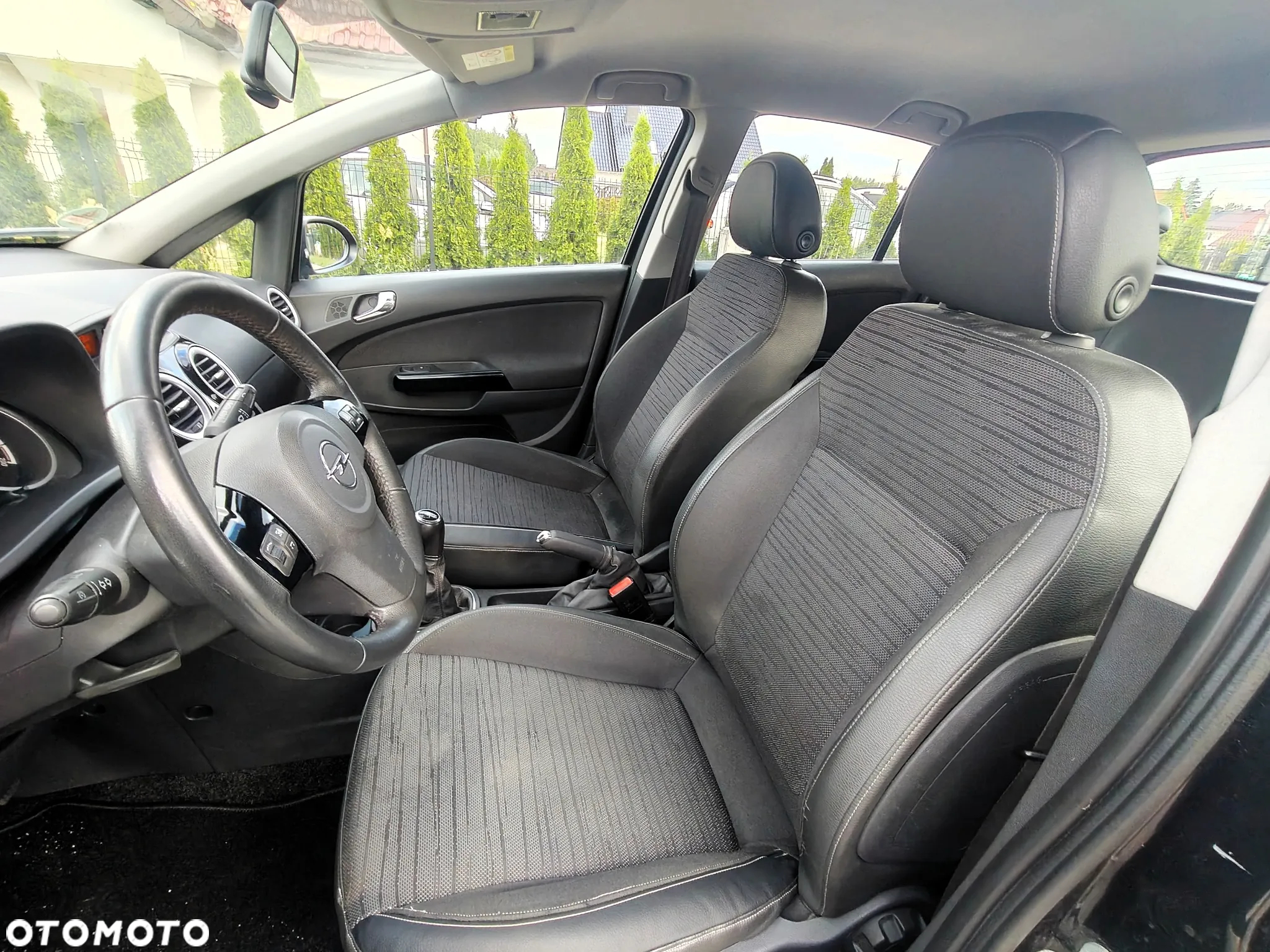 Opel Corsa 1.2 16V Cosmo - 12