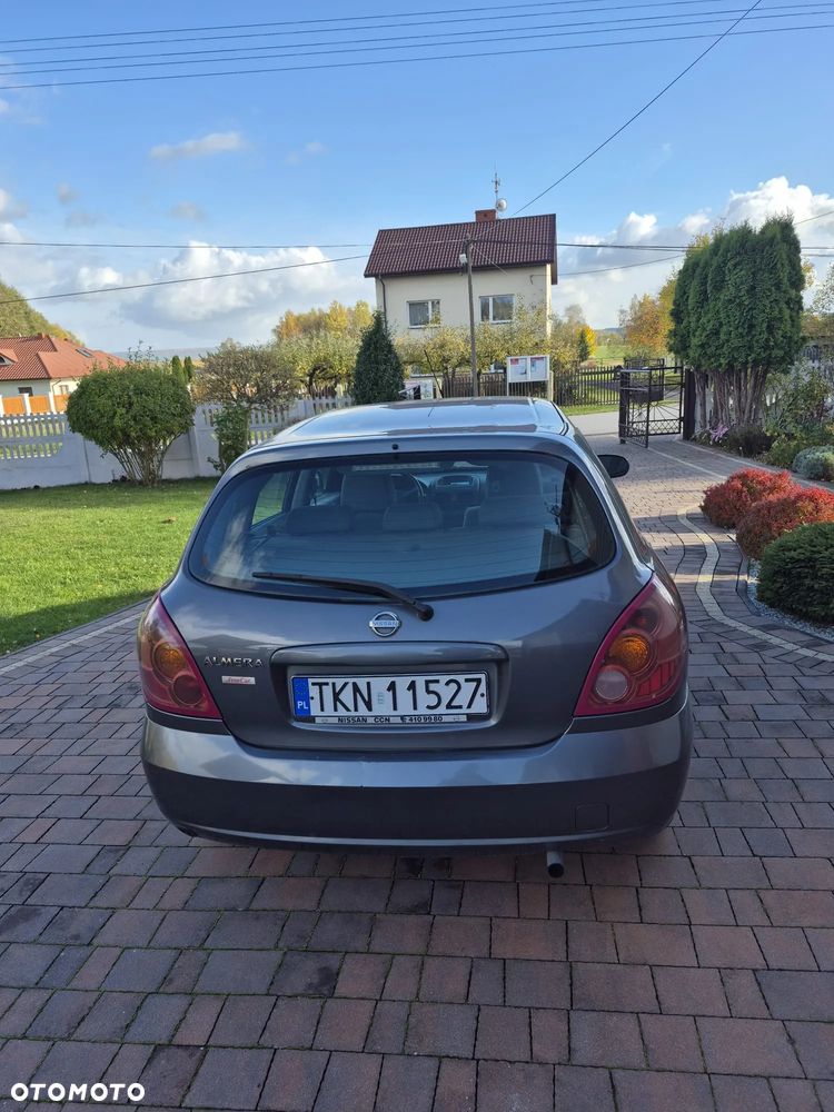 Nissan Almera 2002 photo 5