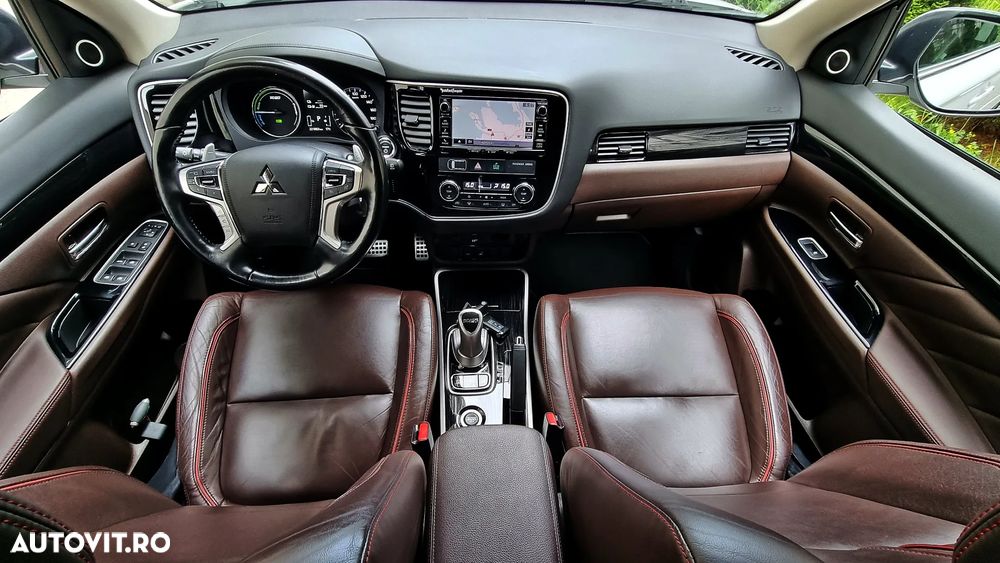 Mitsubishi Outlander 2.0 4WD - 26