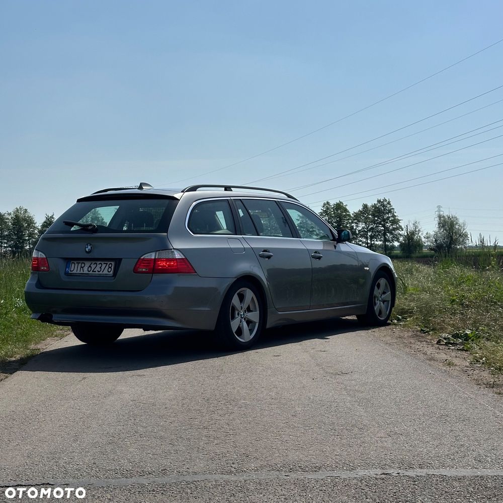 BMW Seria 5 525xi - 8