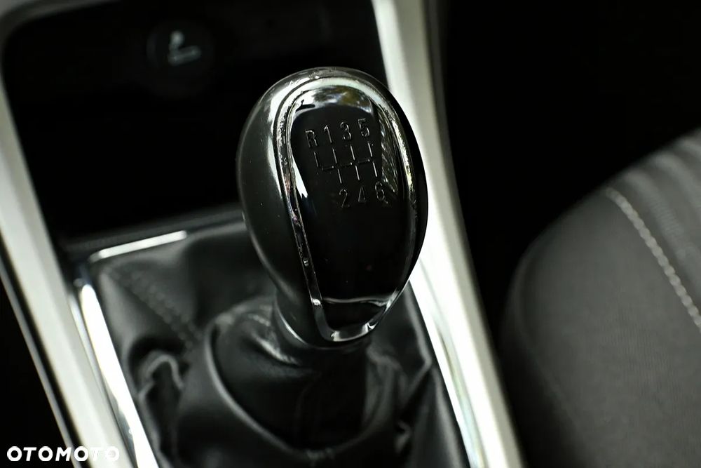 Opel Astra 1.4 Turbo Active - 38