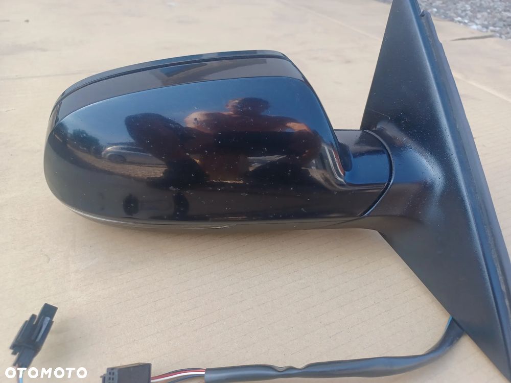 LUSTERKO PRAWE AUDI A4 B8 6PIN +2 LŻ9Y - 1