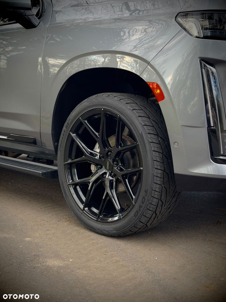 Cadillac Escalade - 14