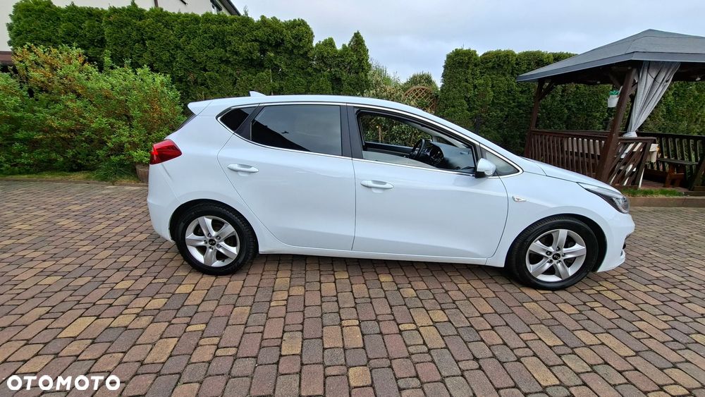 Kia Ceed 1.6 CRDi 136 ISG Dream-Team Edition - 39