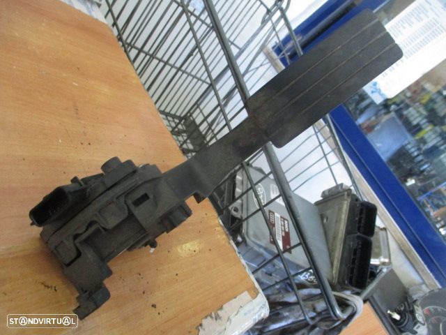 Pedal 180029347R RENAULT CLIO 4 2014 - 1