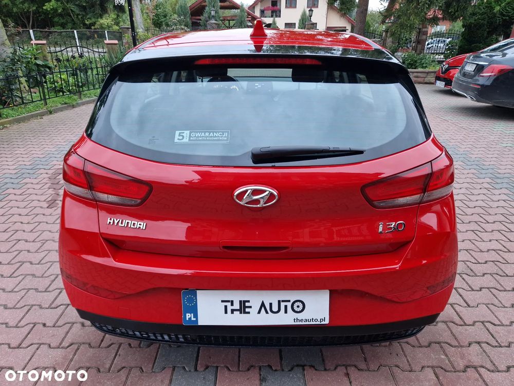 Hyundai i30 1.5 DPI Classic + - 33