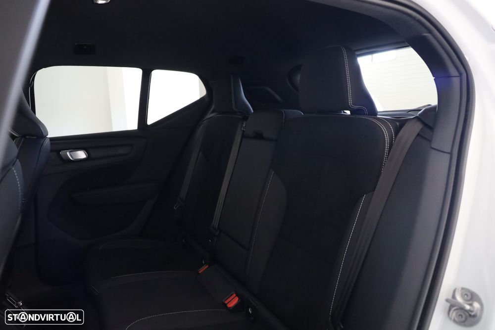 Volvo XC 40 2.0 B3 Core - 11