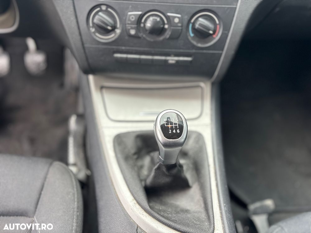 BMW Seria 1 116i - 11