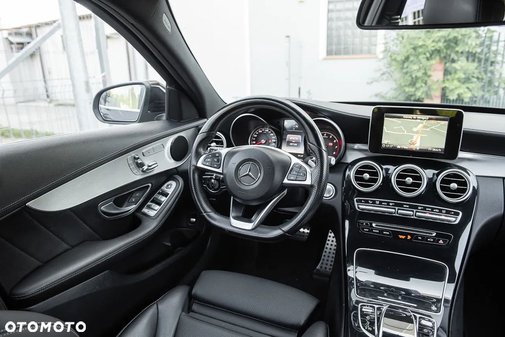 Mercedes-Benz Klasa C 400 4Matic 7G-TRONIC AMG Line - 27