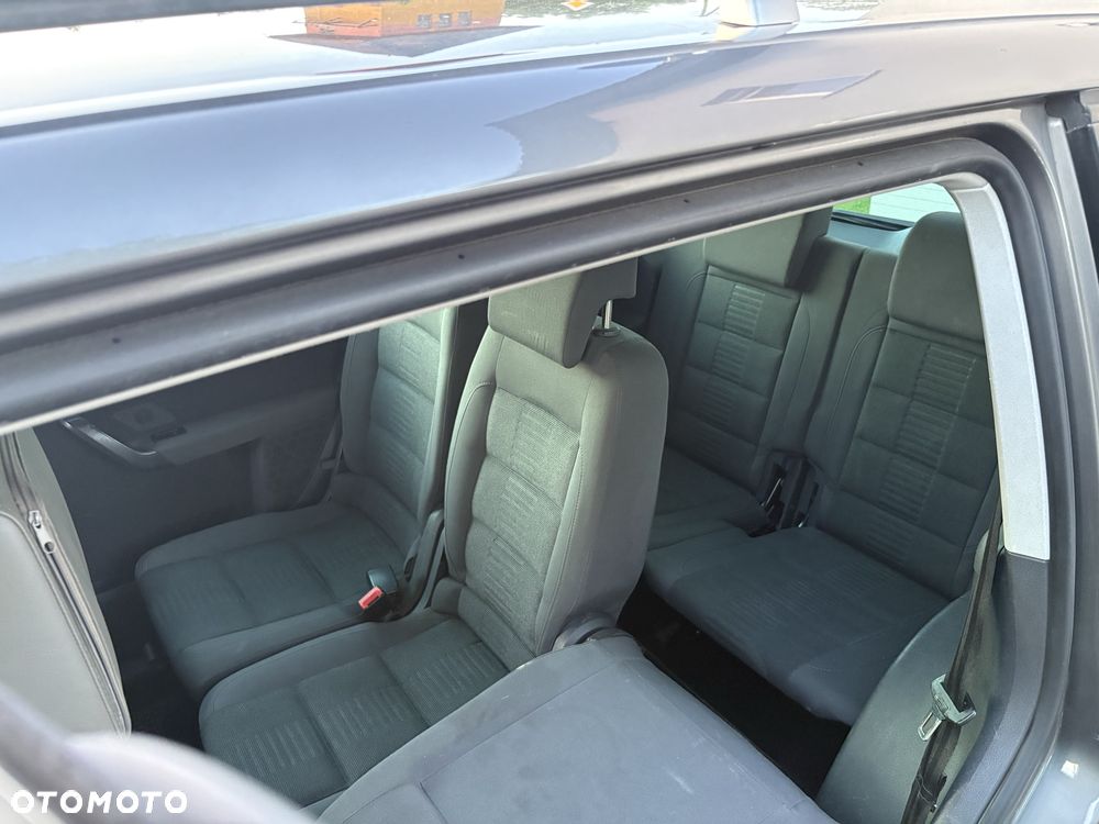 Volkswagen Touran - 7