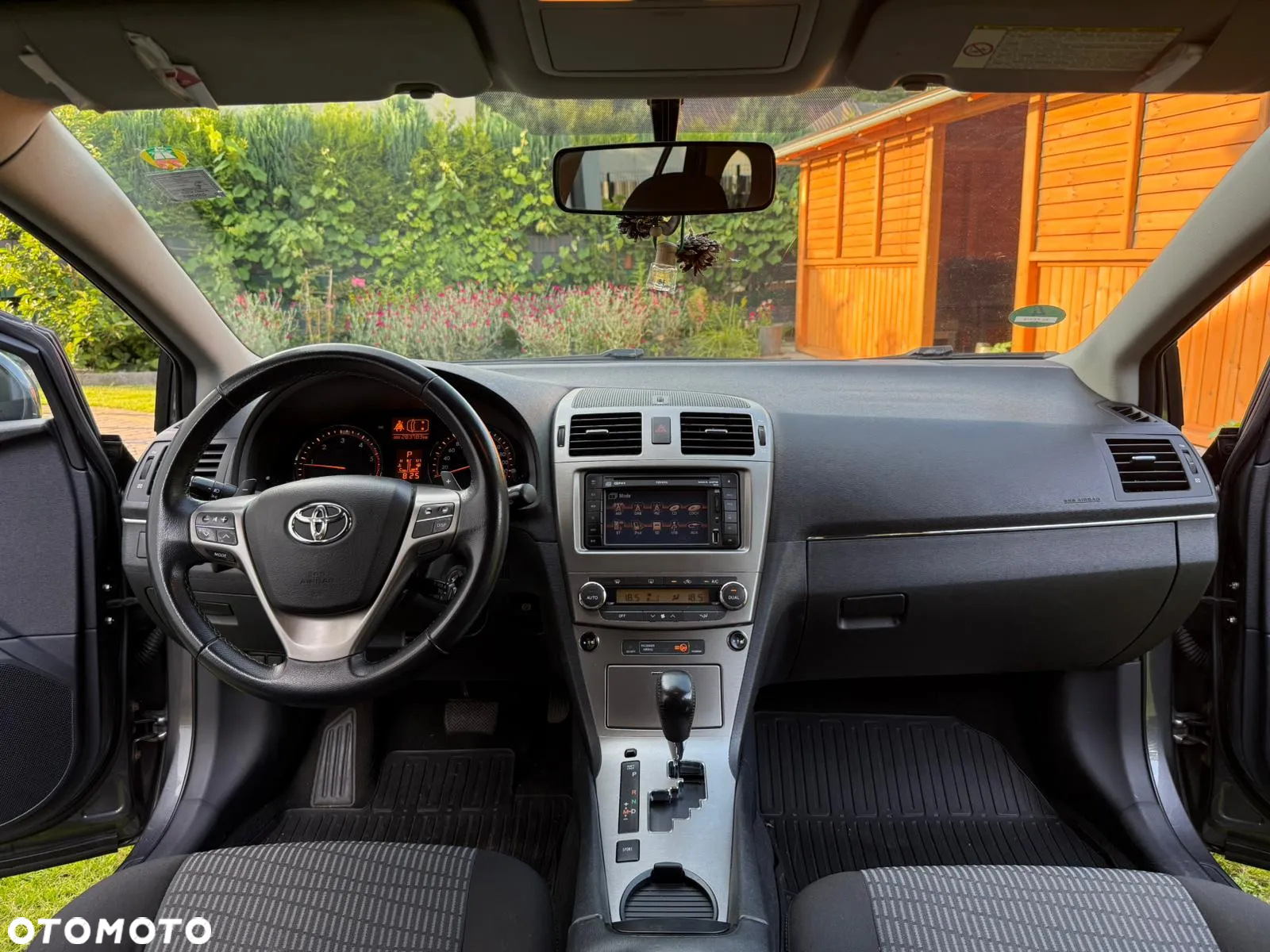 Toyota Avensis 2.2 D-4D Premium - 21