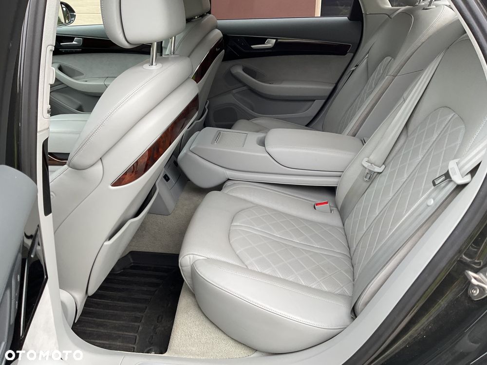 Audi A8 - 4