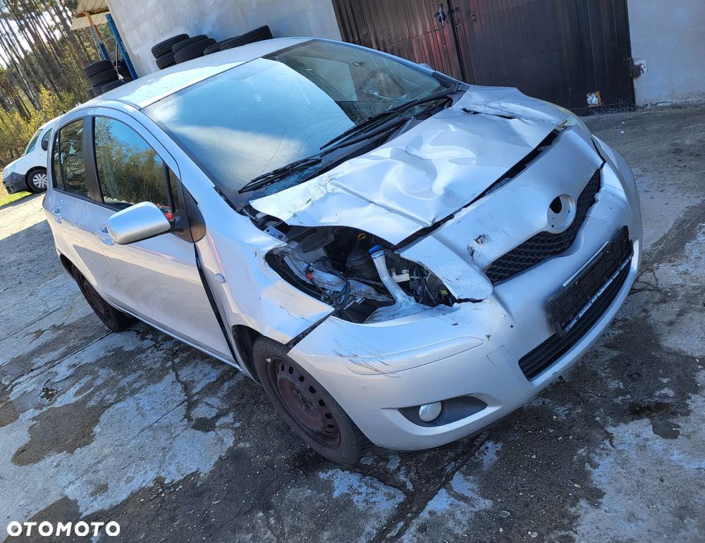 Toyota Yaris 1.0 VVT-i Cool Edition - 3