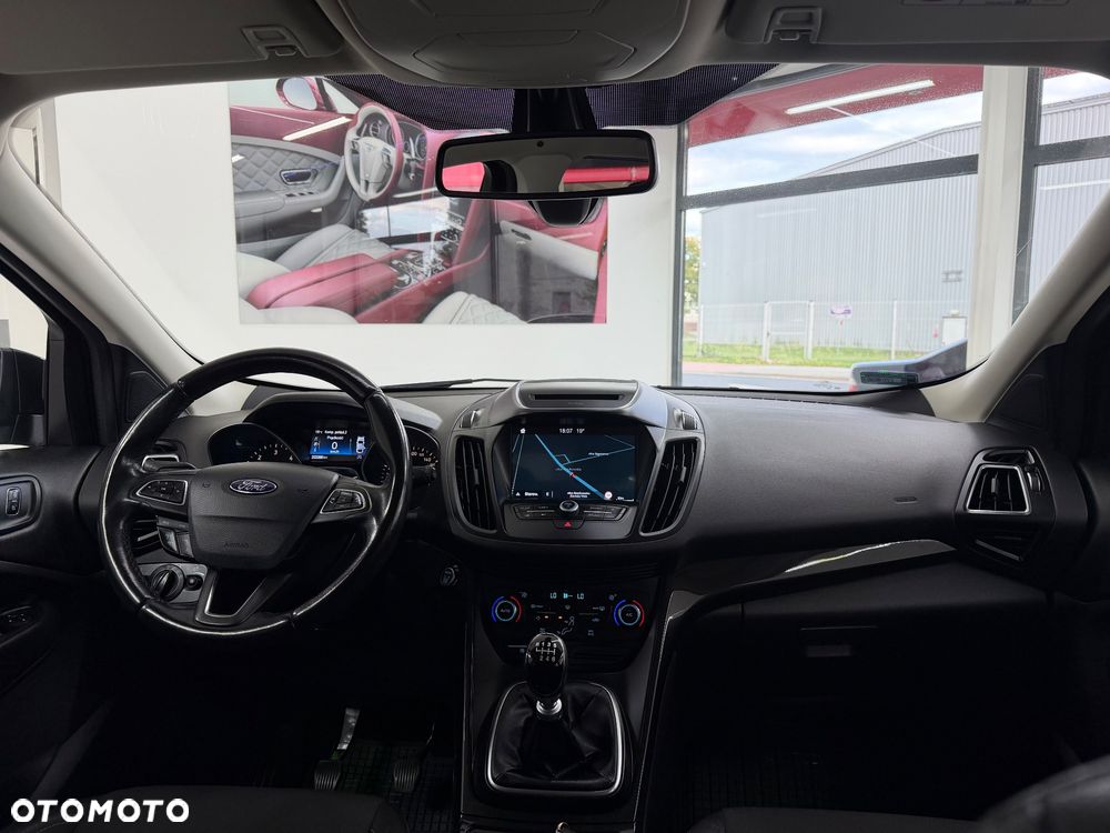 Ford Kuga 1.5 TDCi 2x4 Titanium - 31