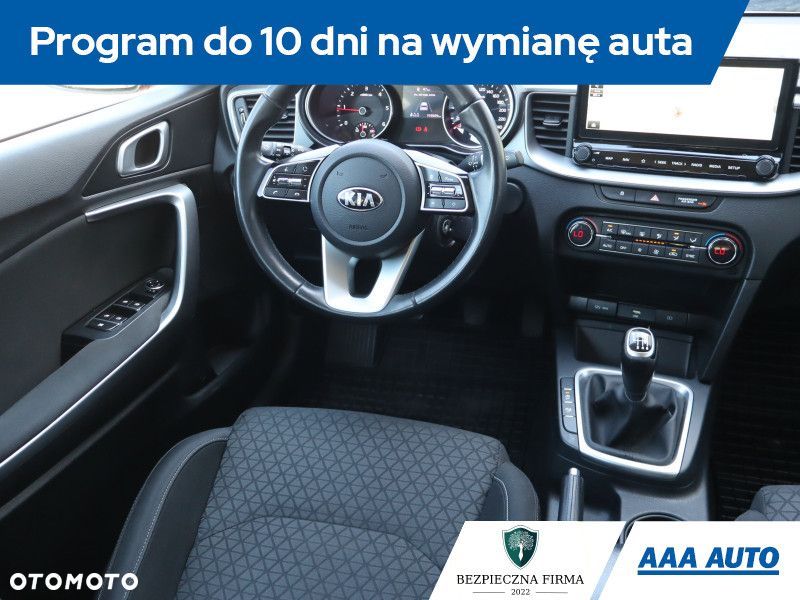 Kia Ceed - 9