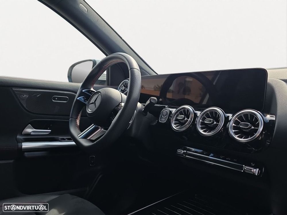 Mercedes-Benz GLA 200 - 13