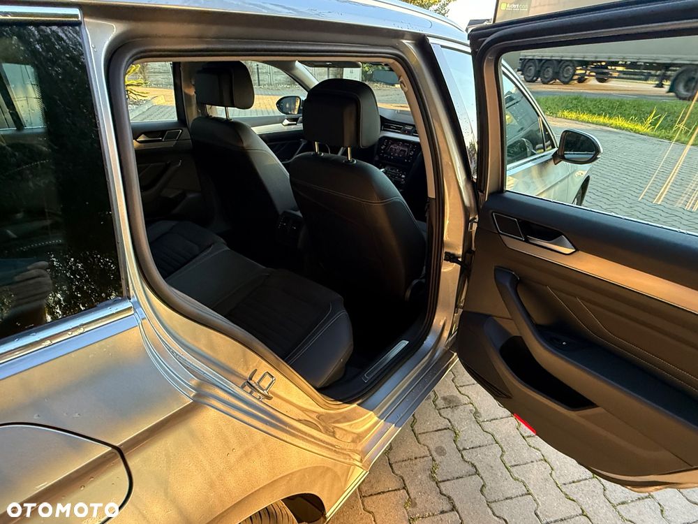 Volkswagen Passat 2.0 TDI EVO Elegance DSG - 24